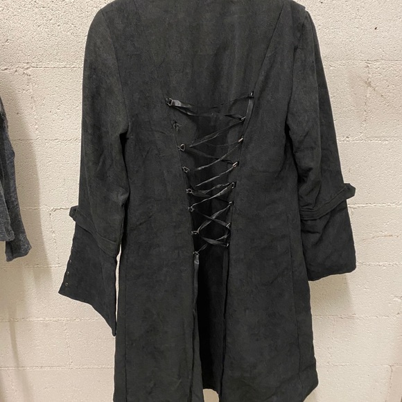 High Low Jacket - Picture 5 of 5